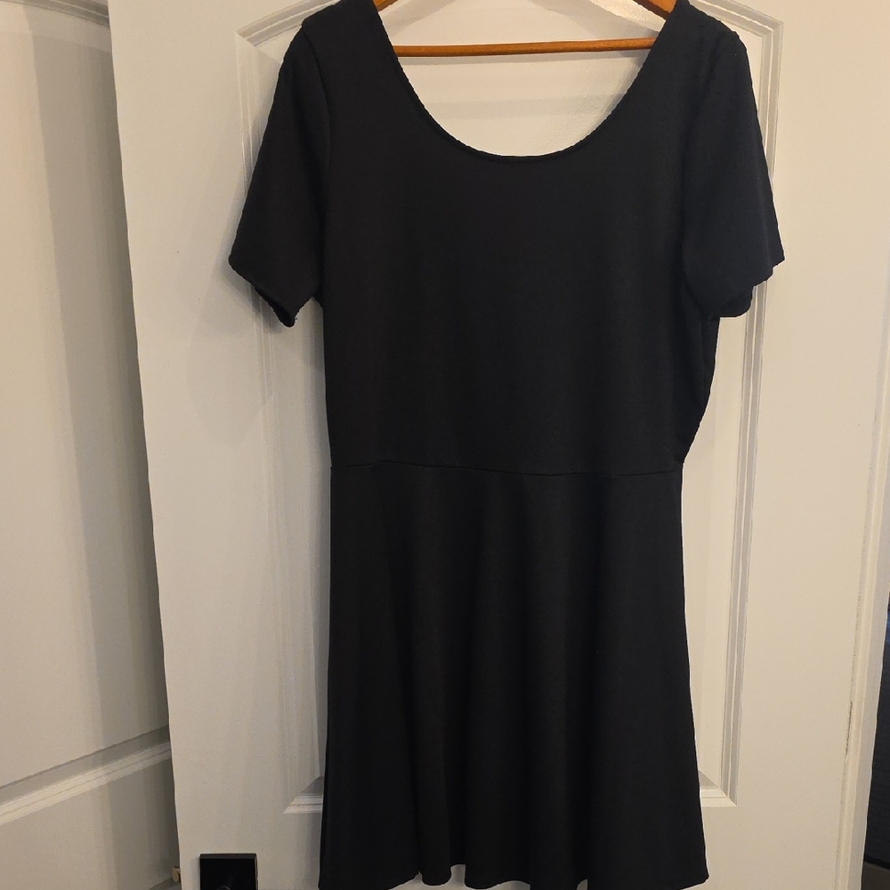 Ing Black Scoop Neck Short Sleeve Mini Dress